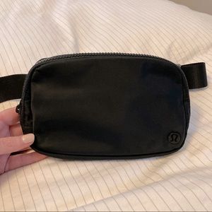 Lululemon Everywhere Belt Bag